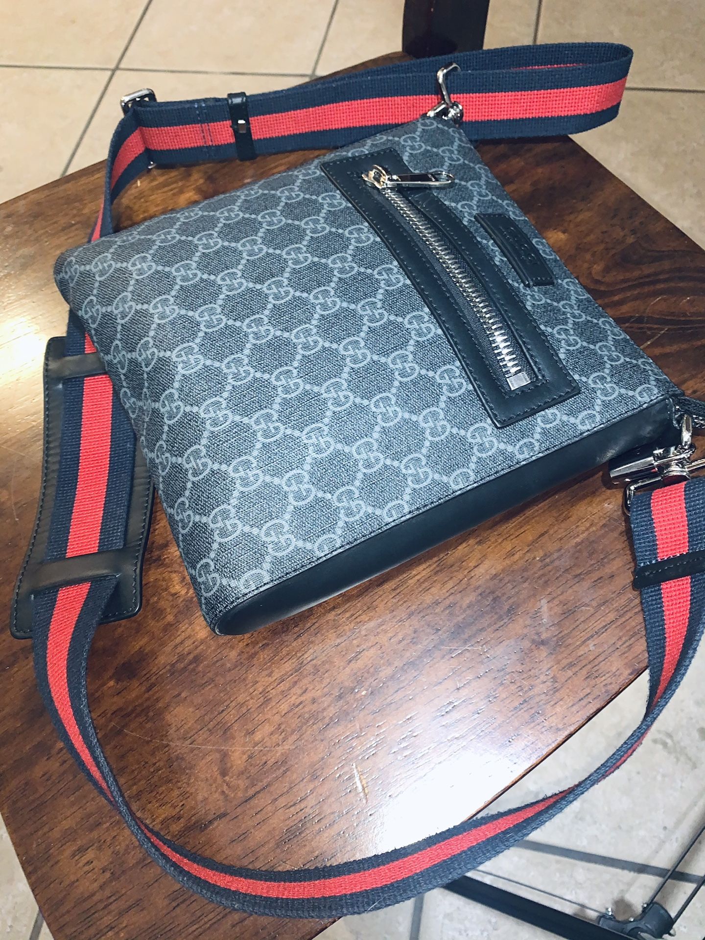 GUCCI GG Black Small Messenger Bag