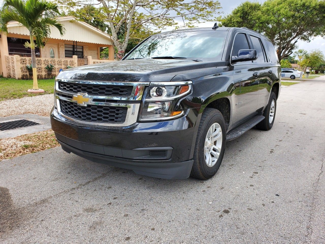 Practically new 2019 Chevy Tahoe LT fully loaded leather panoramic sunroof navigation 3 row seat clean title good miles approval perfect for Uber Lux