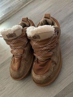 Kids UGGS size 3