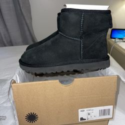 UGGS Classic mini II Boots