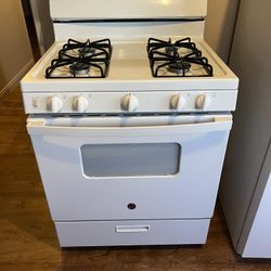 GE Gas Stove And Oven