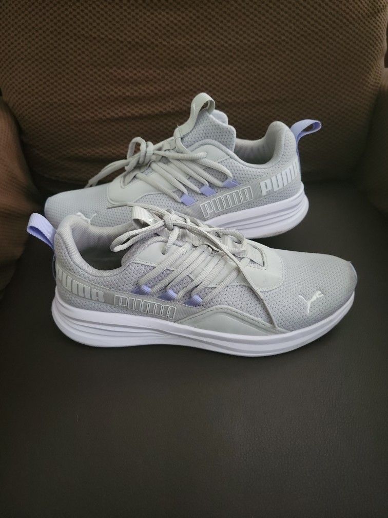 Puma Sneakers (Gray Size 9)