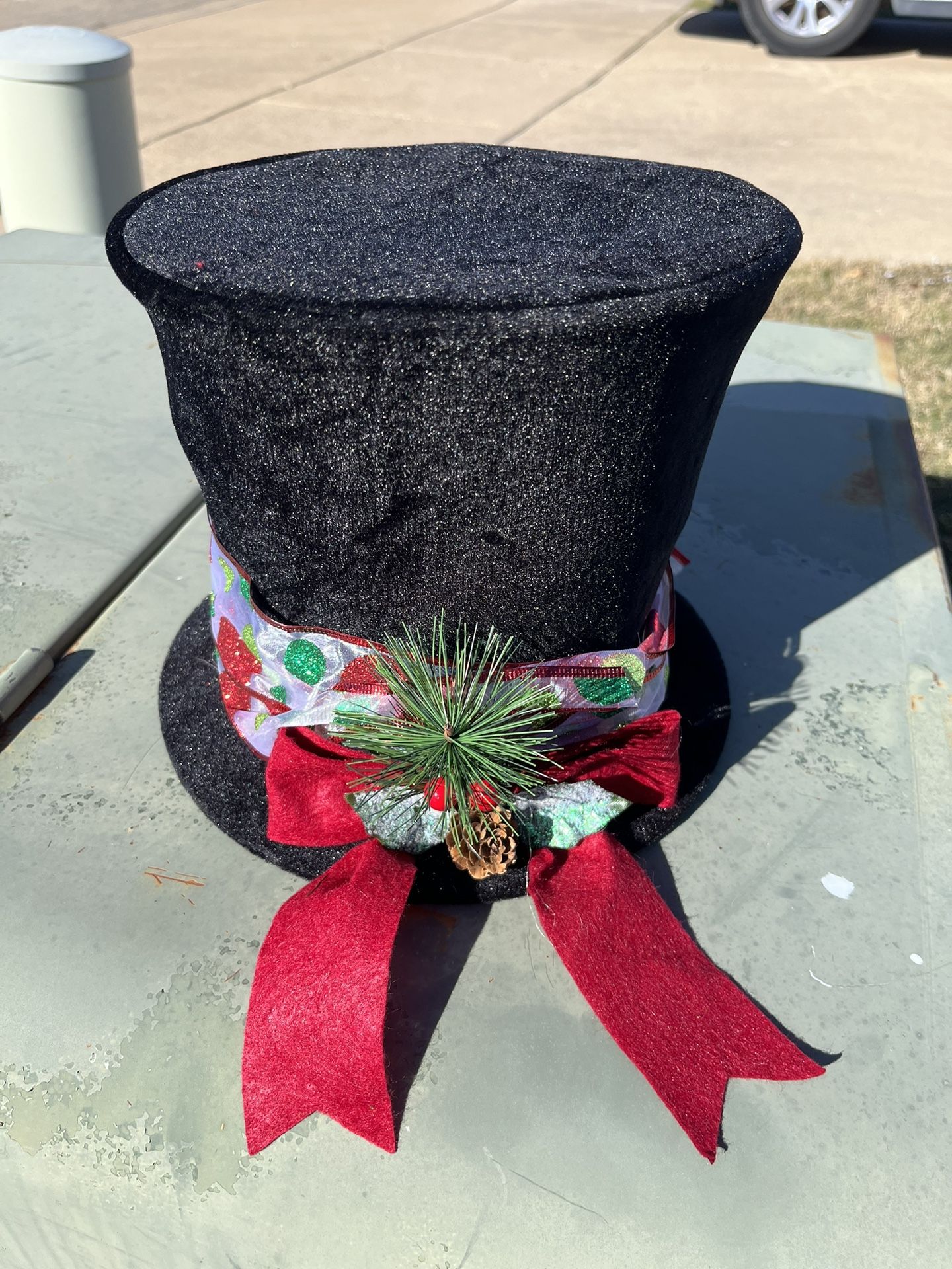 Black & Red Top Hat Christmas Tree Topper, 9 in