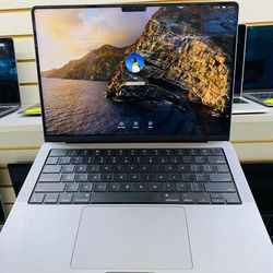 MacBook Pro 32gb 512gb SSD 