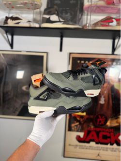 🟢 Undefeated Jordan 4 Size 10.5 DS 🔥
