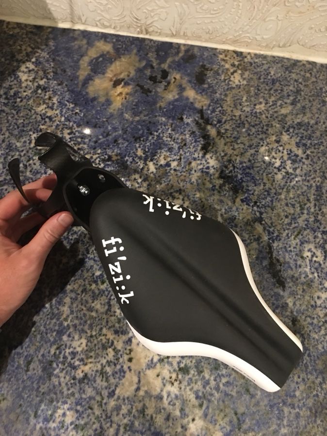 Fizik mistica Carbon braided Triathlon / TT bike saddle and carriage