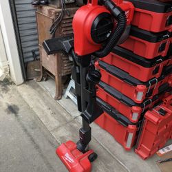 Milwaukee Tools Vacuum