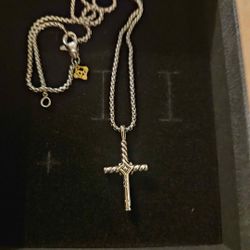 David Yurman Cross Necklace Women  Shipping Avaliable 