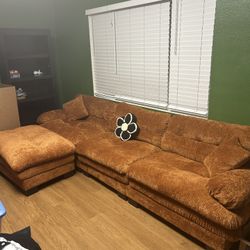 Retro Style Couch Orange