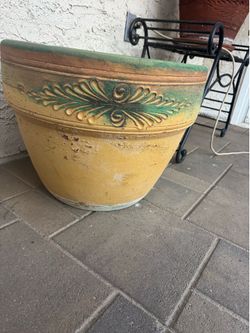 2 Mexican pots
