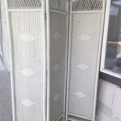 3 Panel Wicker