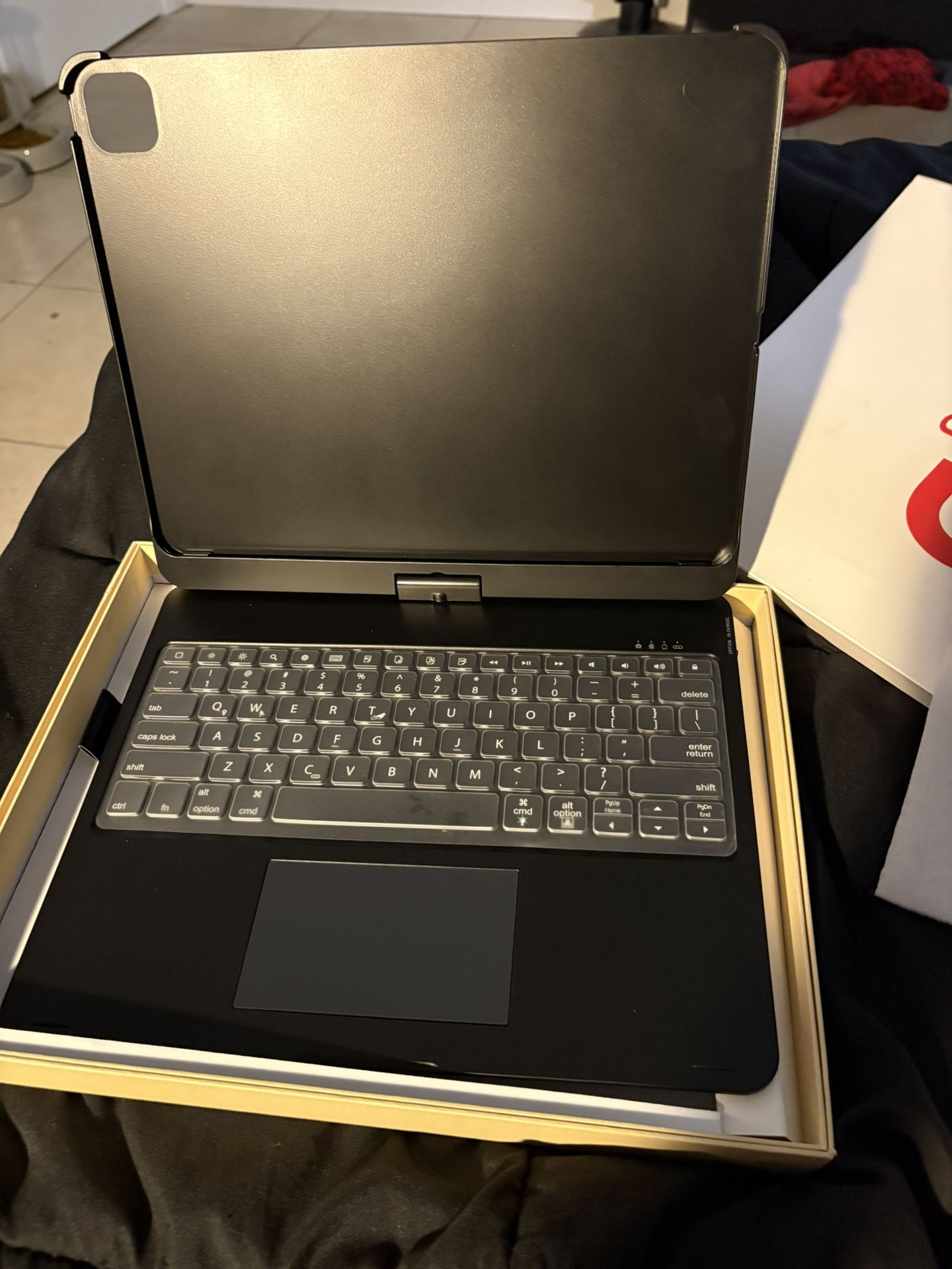 iPad Air Pro 12.9” Rechargeable Keyboard Case