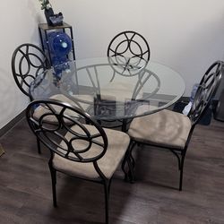 Dining table set