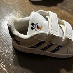 Mickey Mouse adidas Kids Grand Court Tennis ShoeGreen