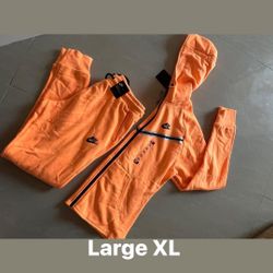Women Nike Tech