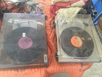 2 used Turntables !!!!!