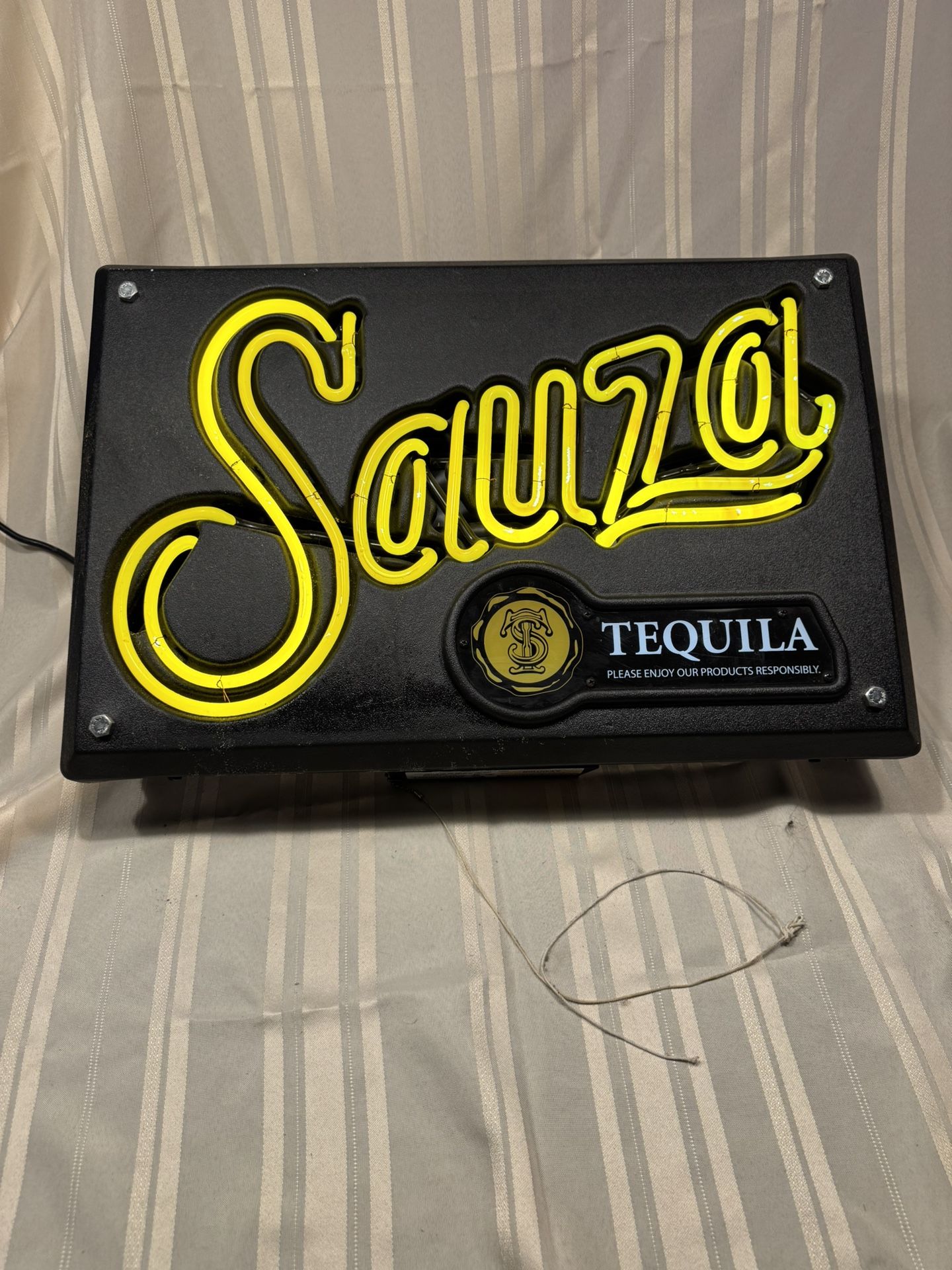 Neon Sauza Tequila Bar Sign – Works Great