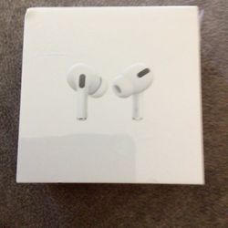 AirPods Pro With Wireless Charging Case (White) Unopened 