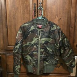 Camo Puffy Jacket 