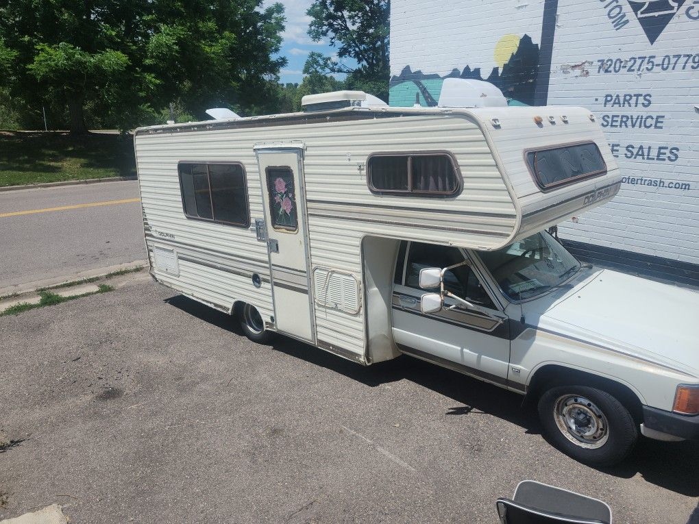 1987 Toyota Dolphin🐬