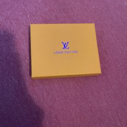 Full Piece Loui V Wallet