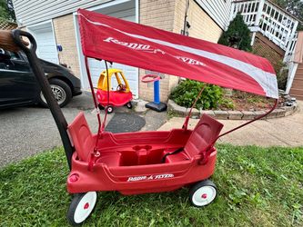 Radio Flyer Kids Wagon with Canopy