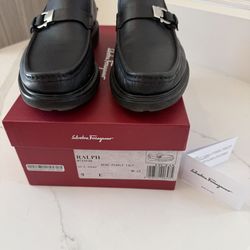 Salvatore Ferragamo “Ralph” Pebble Leather Loafers – Size 9E