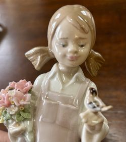 Made In Spain Lladro Porcelain Figurine - Spring Girl