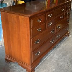 Taylor Jamestown Solid Cherry Dresser With Mirror