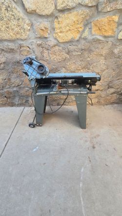 Metal cutting band saw