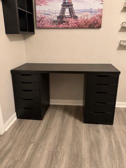 Desk.