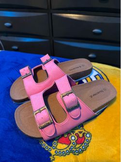 New girls bearpaws sandals