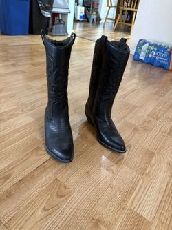 Women’s black boots