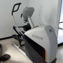 Octane Fitness XT One Elliptical 