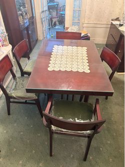 Dining room table