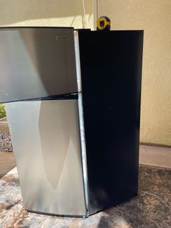 Refrigerator gently used