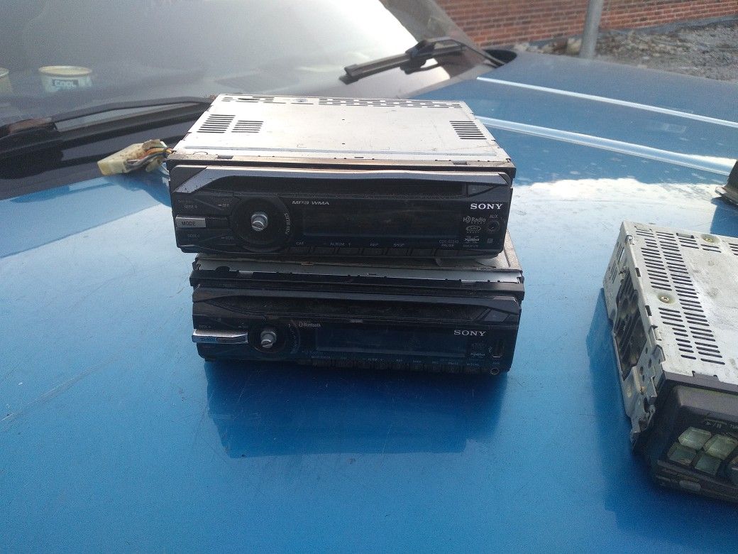 2 SONY CD PLAYERS