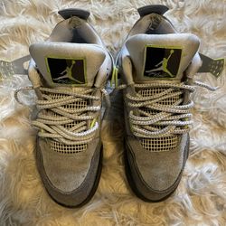 Jordan 4 Retro SE Neon 95 Size 8
