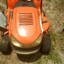 Riding Lawnmower 
