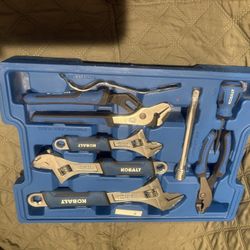 Kobalt https://offerup.com/redirect/?o=TWlzYy5Ub29scw== In Carrying Case