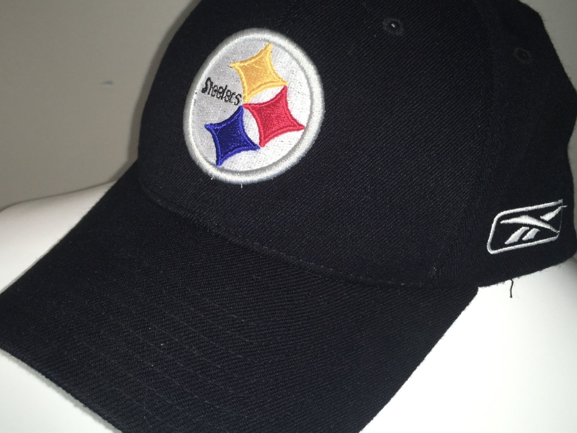 Reebok NFL Pittsburgh Steelers Hat Size M/L Dry Clean Only Acrylic Please see photos for details Pre-owned