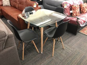 Brand New Kitchen Table with 4 Chairs