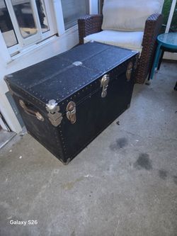 1920s chest