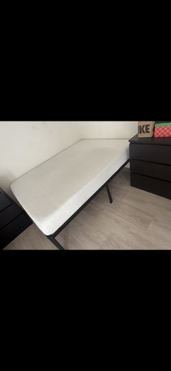 Free Full Size Bed Frame And Mattress