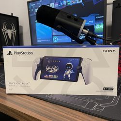 PlayStation Portal - Like New + Case + Screen protector 