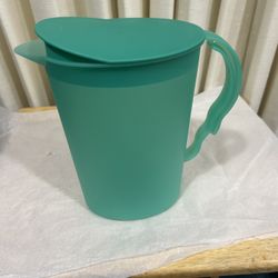Tupperware Impressions 2qt Pitcher - New
