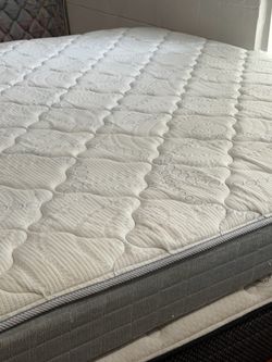 USED KING SIZE SERTA MATTRESS ONLY