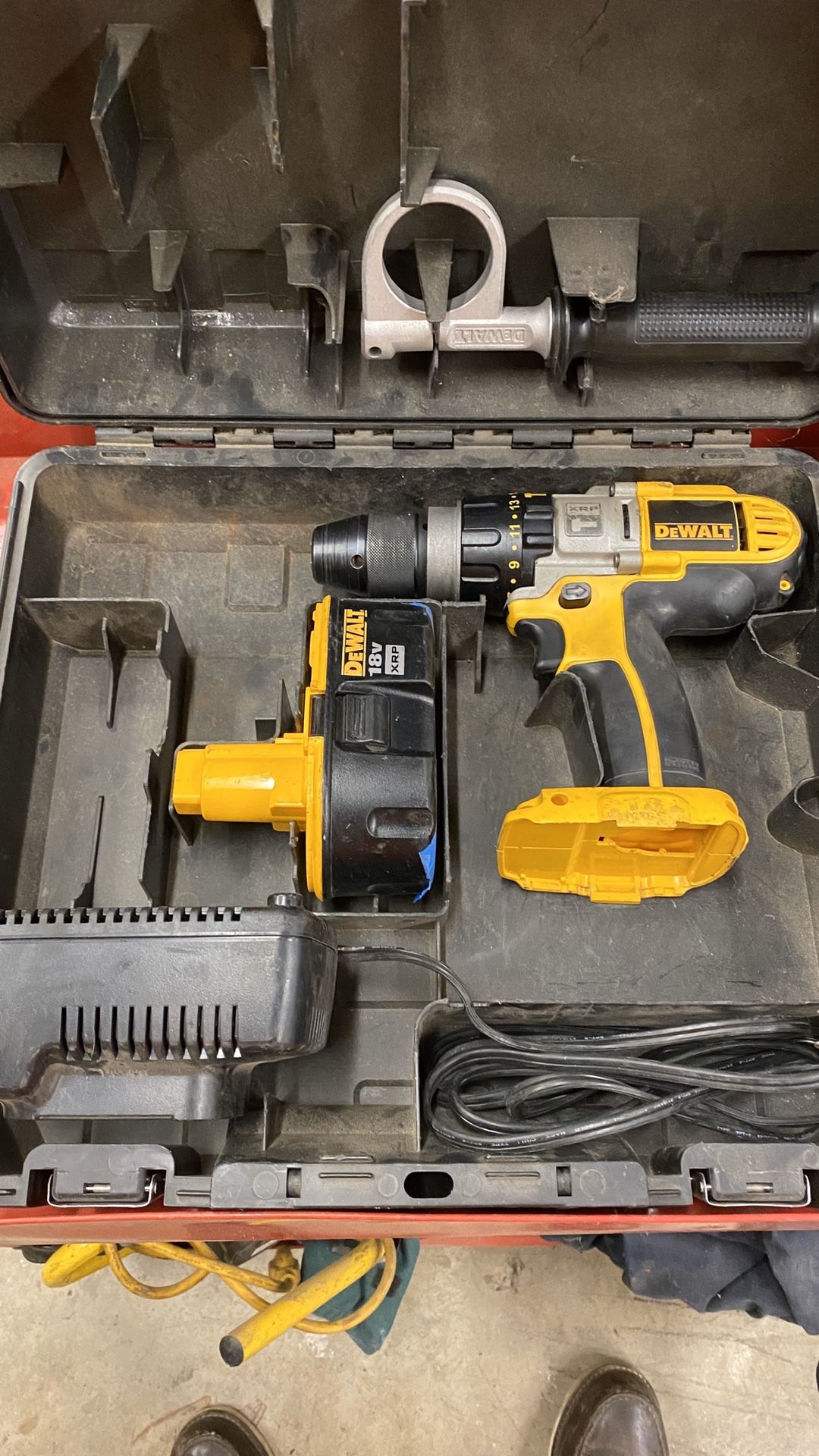 DeWalt 18v cordless impact drill/driver and 1/2 impact wrench