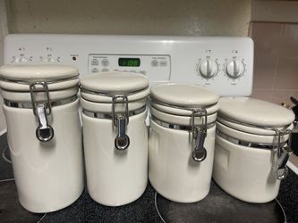 Good Used Condition Jars Pet and Smoke Free Home 