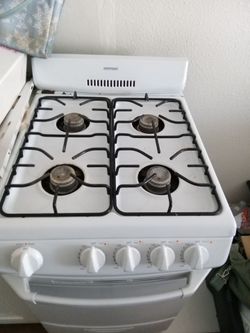 Hotpoint White 4-Burner Gas Range